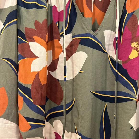 Velvet by Graham &  Spencer Isra Satin Printed Blouse - Picture 7 of 12